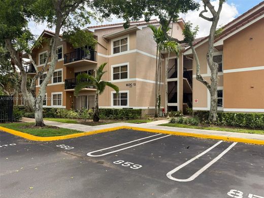 Residential complexes in Coral Springs, Broward County