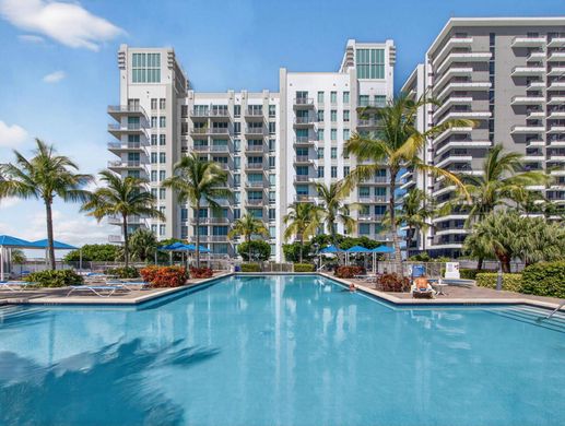 Residential complexes in West Palm Beach, Palm Beach