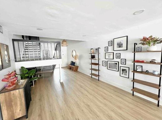 타운 하우스 / Miami Terrace Mobile Home, Miami-Dade County