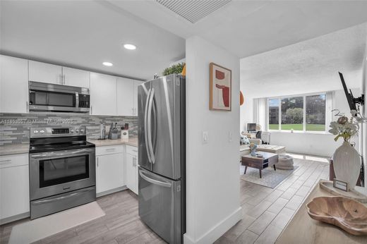 Residential complexes in Davie, Broward County