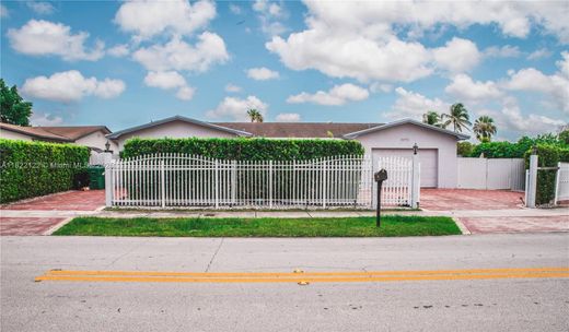 Villa in Miami, Miami-Dade County