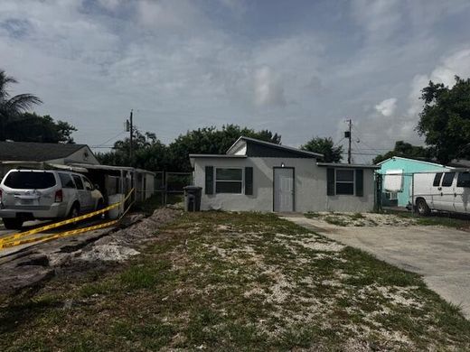 Villa Lake Worth, Palm Beach County