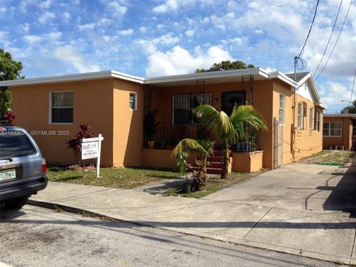 빌라 / Miami Heights Trailer Park, Miami-Dade County
