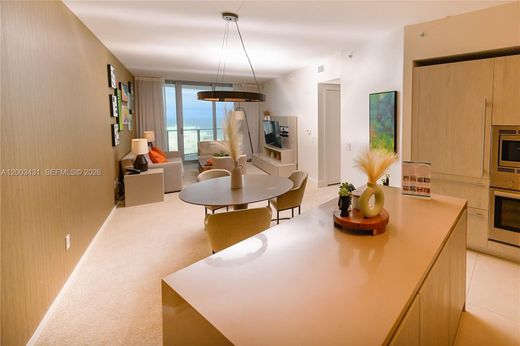 Residential complexes in Hollywood, Broward County