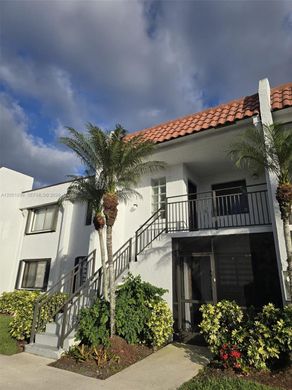 Residential complexes in Weston, Broward County