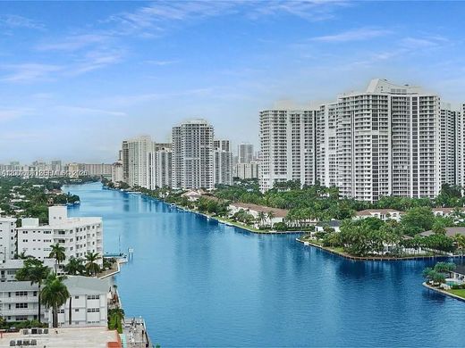 Komplex apartman Hallandale Beach, Broward County