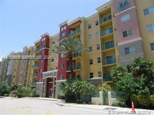 Residential complexes in South Miami, Miami-Dade