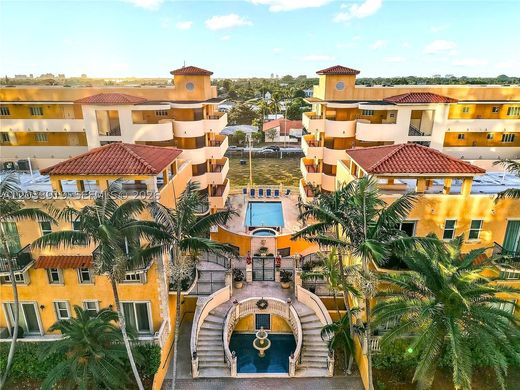 Жилой комплекс, Surfside, Miami-Dade County