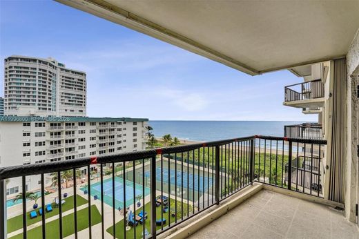 Residential complexes in Lauderdale by the sea, Broward County