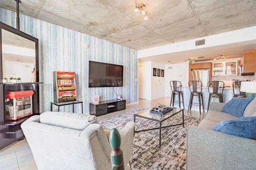 ‏בניין ב  מיאמי, Miami-Dade County