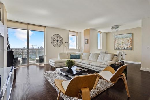 マイアミ, Miami-Dade Countyのアパートメント・コンプレックス