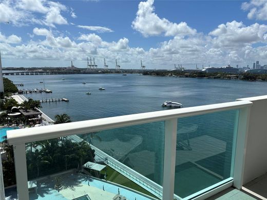 Miami Beach, Miami-Dade Countyのアパートメント・コンプレックス