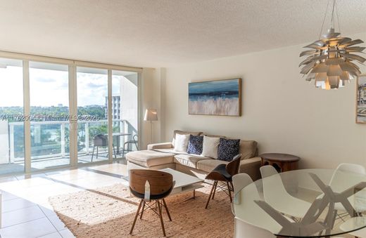 Residential complexes in Miami Beach, Miami-Dade