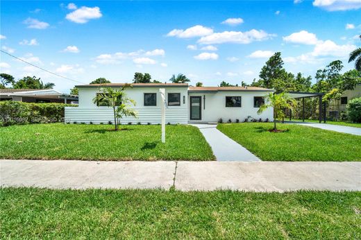 Villa Miami Gardens, Miami-Dade County