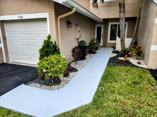 Townhouse in Deerfield Beach, Broward County