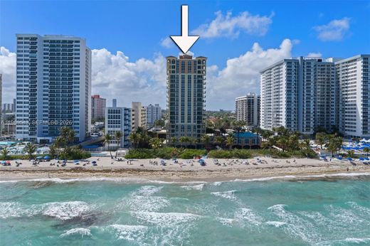 Residential complexes in Hallandale, Broward County
