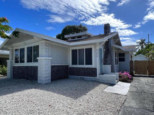 Villa Aventura, Miami-Dade County