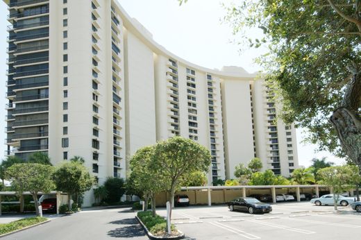 Residential complexes in West Palm Beach, Palm Beach