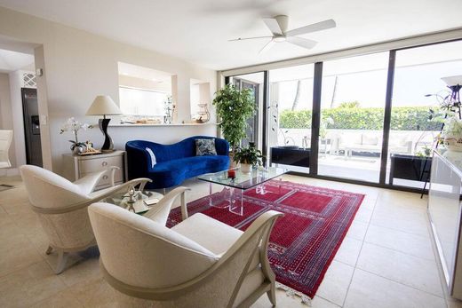 Residential complexes in South Palm Beach, Palm Beach