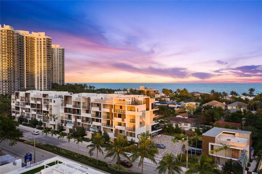 Residential complexes in Fort Lauderdale, Broward County