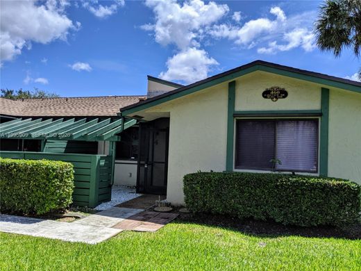 Residential complexes in Weston, Broward County