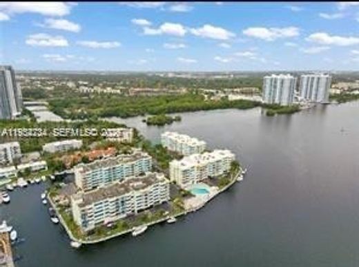 Жилой комплекс, North Miami Beach, Miami-Dade County