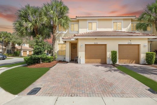 Townhouse in Oakland Park, Broward County