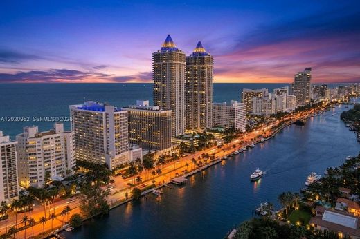 Residential complexes in Miami Beach, Miami-Dade