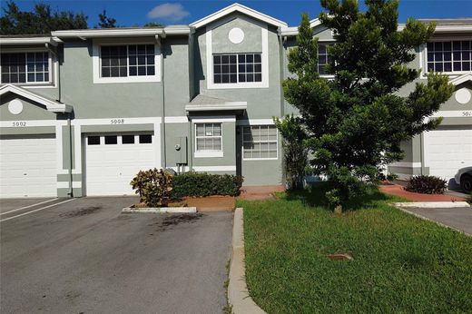 Townhouse in Cooper City, Broward County