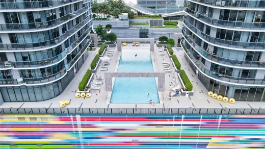 マイアミ, Miami-Dade Countyのアパートメント・コンプレックス