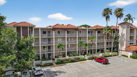 Residential complexes in Delray Beach, Palm Beach