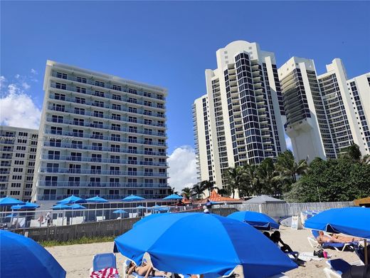 Residential complexes in Sunny Isles Beach, Miami-Dade