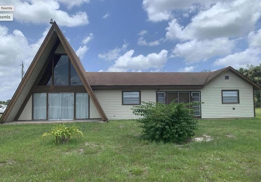 Villa in Okeechobee, Okeechobee County