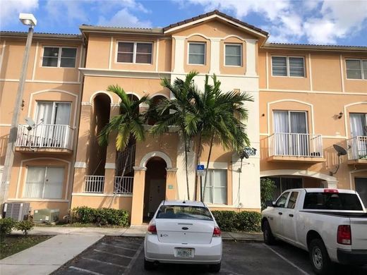 Complexes résidentiels à Hialeah, Comté de Miami-Dade