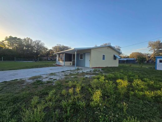 Villa in Okeechobee, Okeechobee County