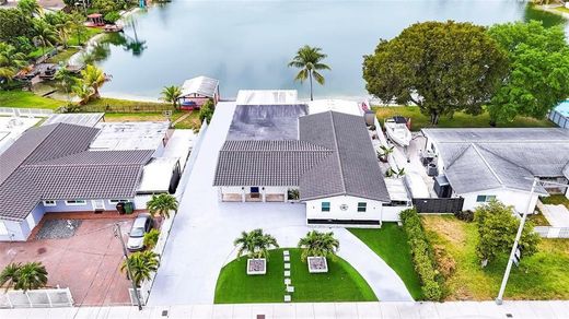 Villa a Hialeah, Miami-Dade County