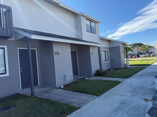 تاون هاوس ﻓﻲ Greenacres City, Palm Beach County