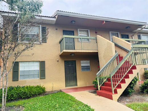 Wohnkomplexe in Pembroke Pines, Broward County