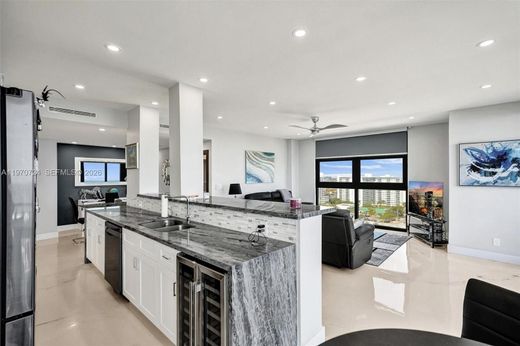Residential complexes in Fort Lauderdale, Broward County