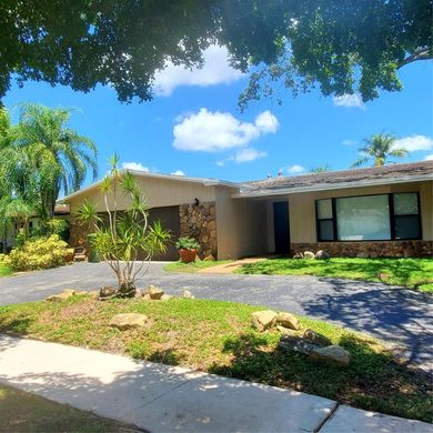 Villa in Pembroke Pines, Broward County