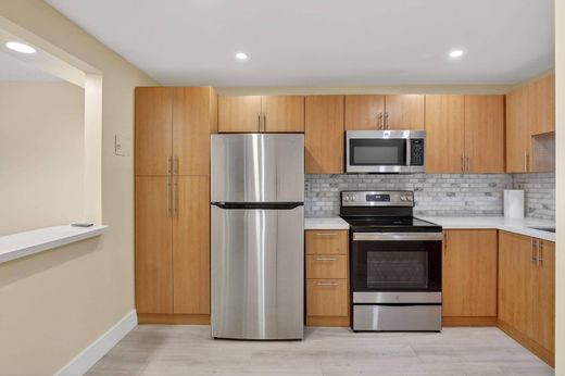 Residential complexes in Pembroke Pines, Broward County