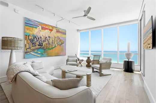 Residential complexes in Miami Beach, Miami-Dade