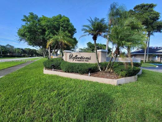 Residential complexes in Pembroke Pines, Broward County