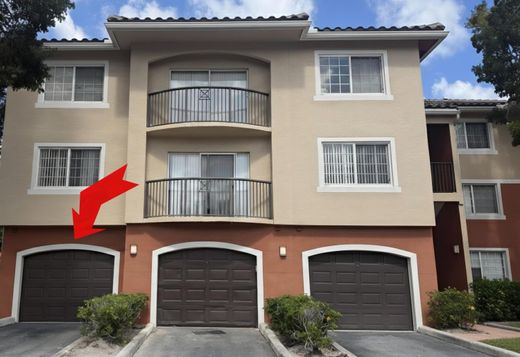 Residential complexes in West Palm Beach, Palm Beach