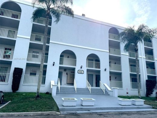 Complexos residenciais - Pembroke Pines, Broward County