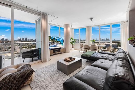 Residential complexes in Miami Beach, Miami-Dade