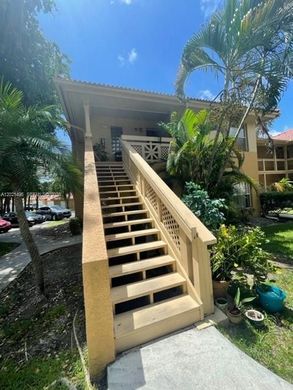 Residential complexes in West Palm Beach, Palm Beach