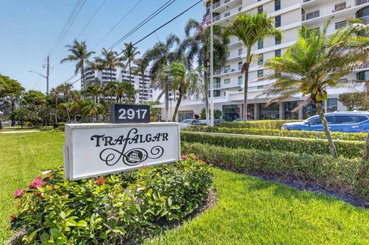 Residential complexes in Highland Beach, Palm Beach