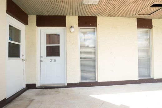 Residential complexes in Royal Palm Beach, Palm Beach