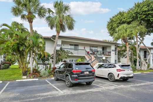 Residential complexes in Delray Beach, Palm Beach